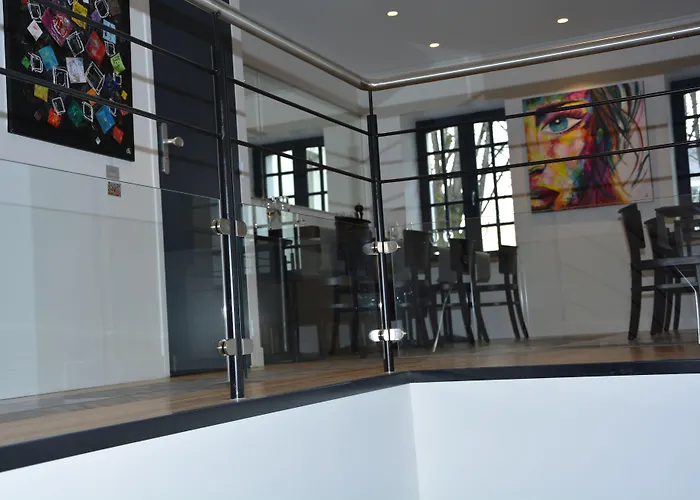 Le Matisse Värdshus Pau