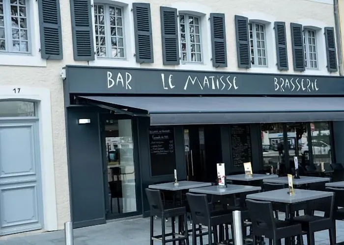 Le Matisse Värdshus Pau